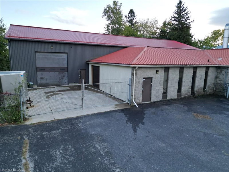 966 Parkinson Road photo 5