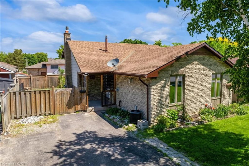 49 Grove Avenue photo 2