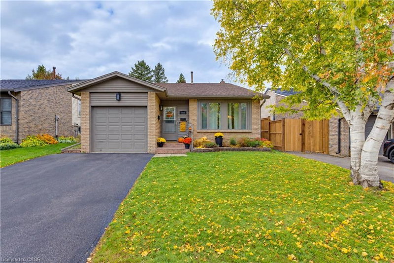 102 Toynbee Crescent photo 1