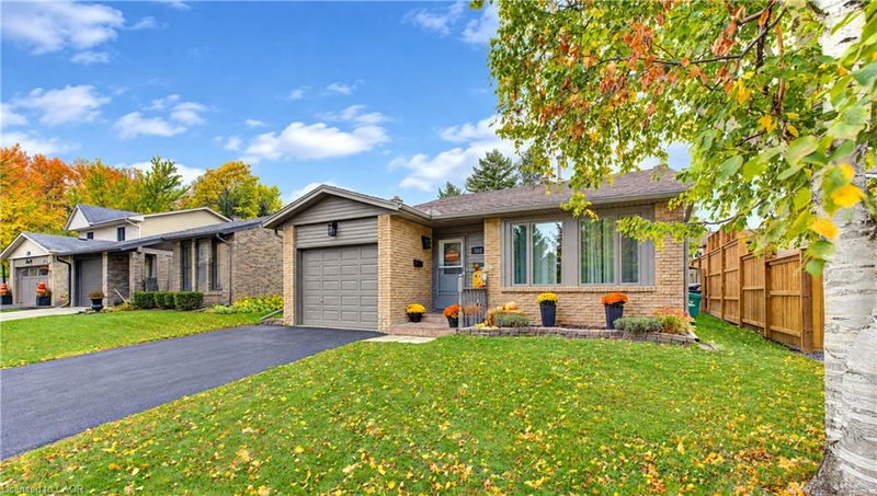 102 Toynbee Crescent photo 3