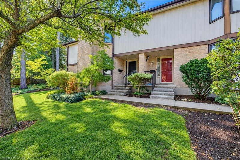 406 Craigleith Drive photo 2
