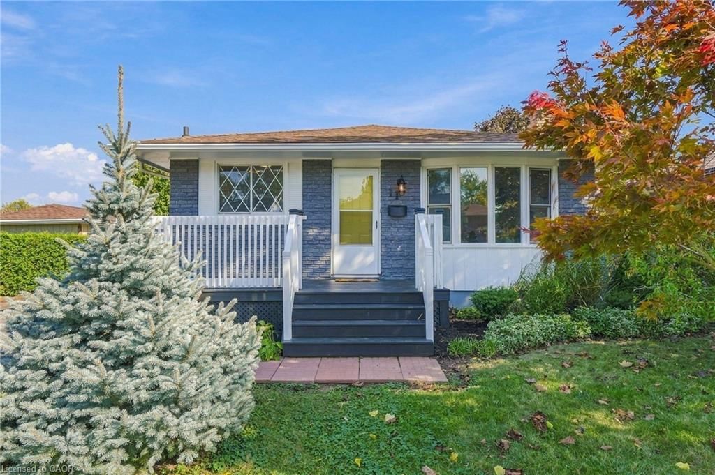 Single Family Residence for sale at 11 Dawn Road, St. Catharines, ON, L2N 4M7 - Lakeport - MLS: 40871509