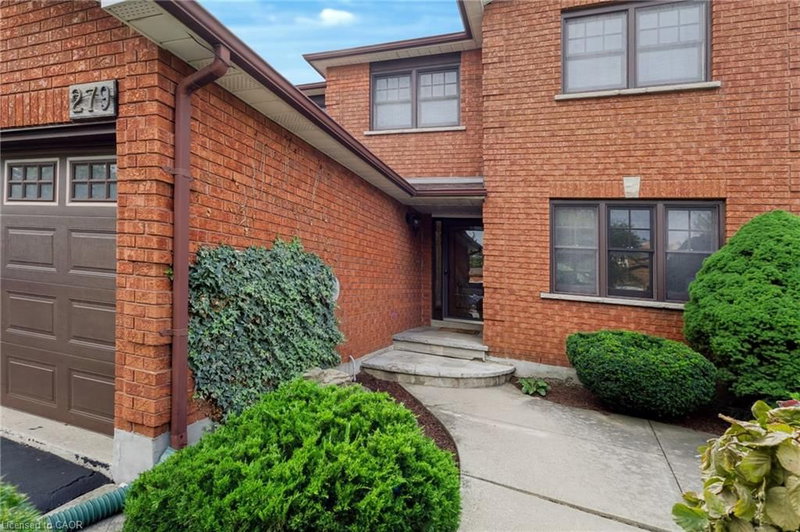 279 Hickory Circle photo 4