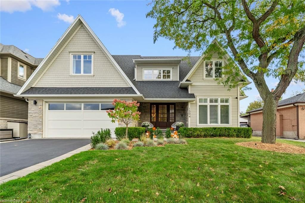 Single Family Residence for sale at 1394 Waverly Avenue, Oakville, ON, L6L 2S3 - WO West - MLS: 40871522