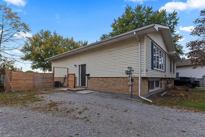 24 Tara Crescent photo 4