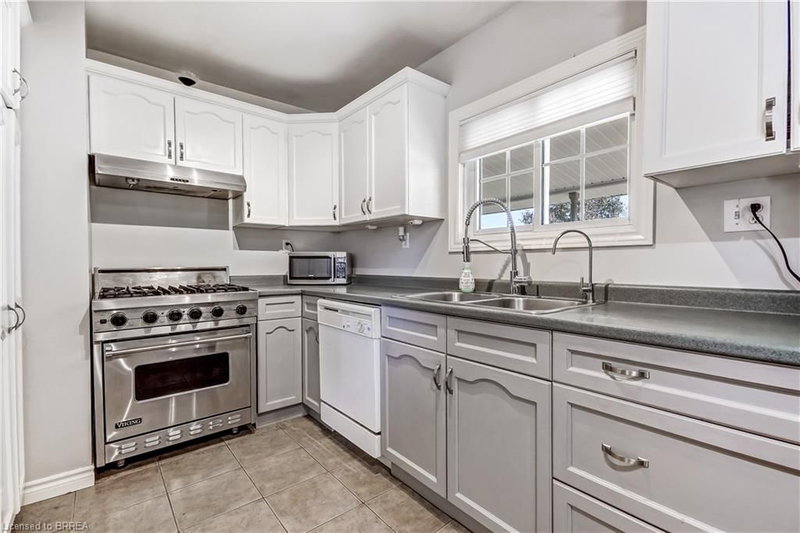36 Alexander Drive photo 4
