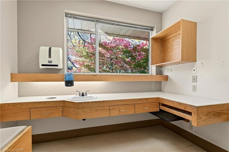 1493 Centre Road photo 5