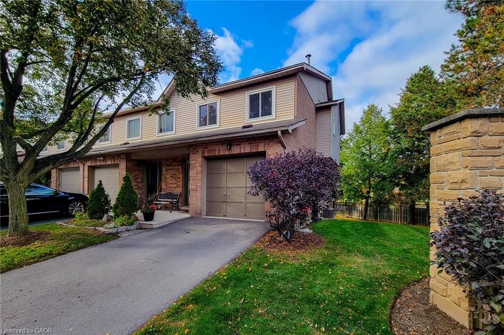 Row/Townhouse for sale at 1-26 Moss Boulevard, Dundas, ON, L9H 6W7 - Highland Park - MLS: 40871604