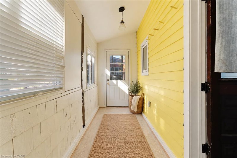 8 Tasker Street photo 5
