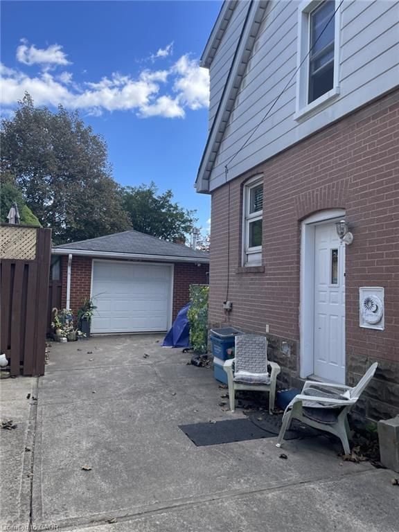 225 East 14th Street photo 3