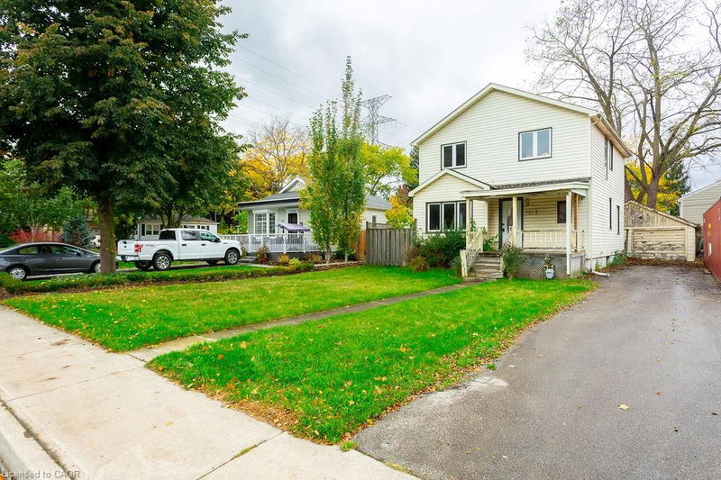 1353 Birch Avenue photo 2
