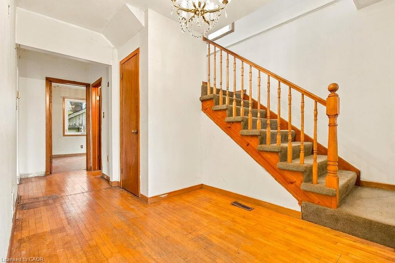 1353 Birch Avenue photo 3