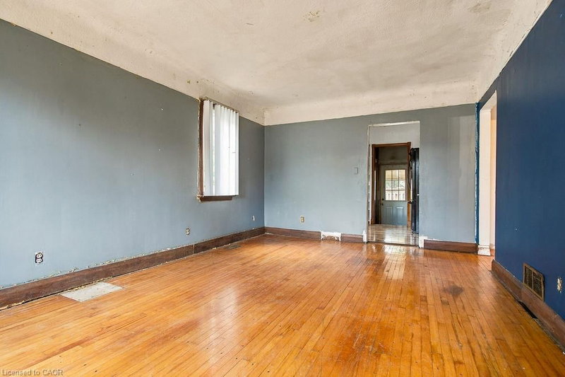 1353 Birch Avenue photo 5