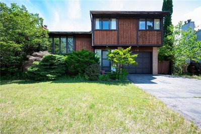 14 Briar Knoll Place