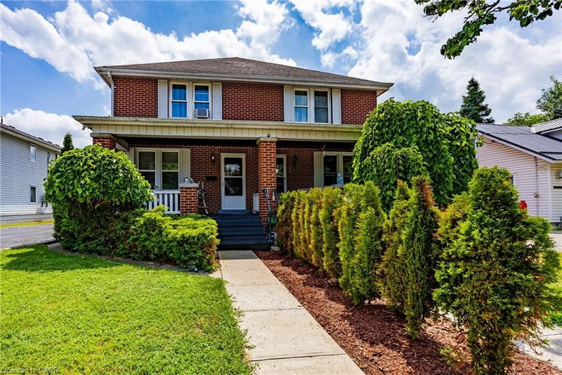 112 Talbot Road photo 1