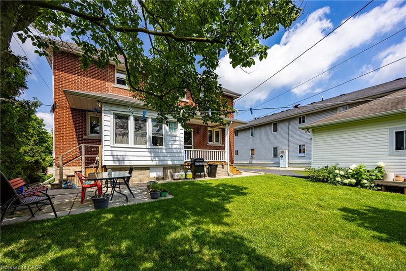 112 Talbot Road photo 2
