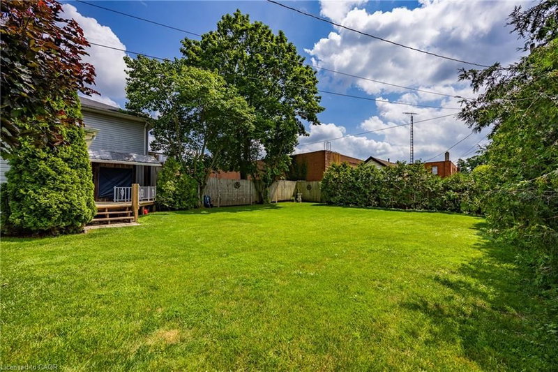 112 Talbot Road photo 4
