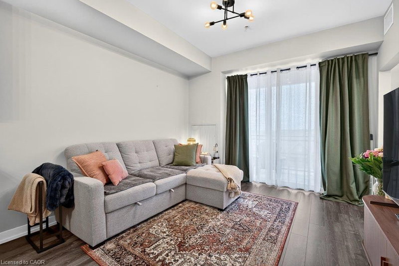 10 Esplanade Lane photo 3