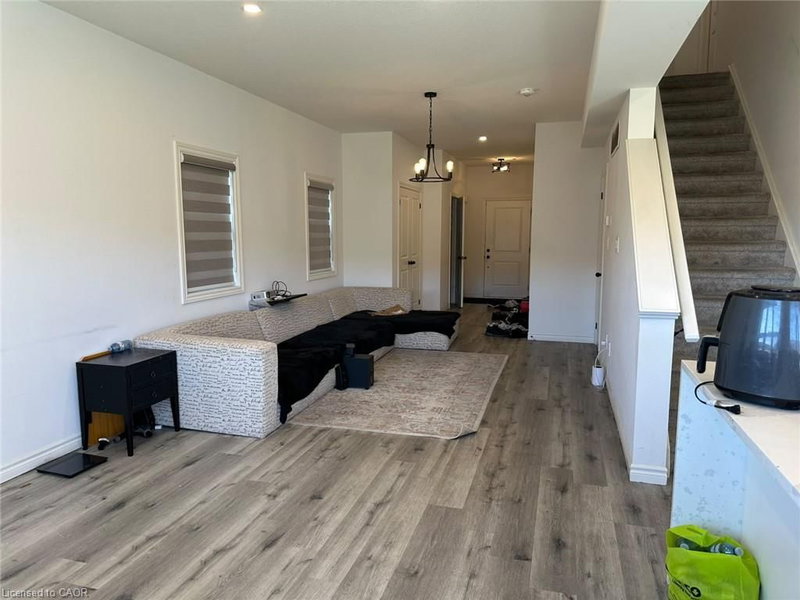3894 Auckland Avenue photo 4