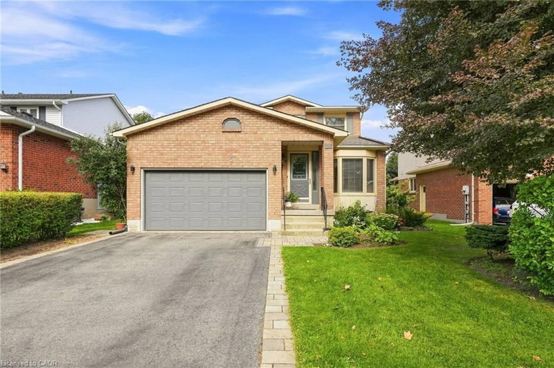 31 Karsh Crescent photo 2