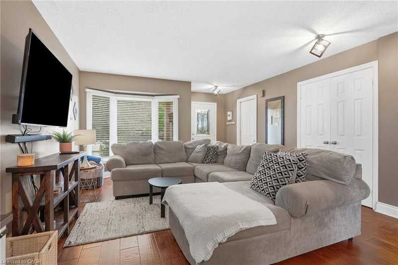 31 Karsh Crescent photo 5