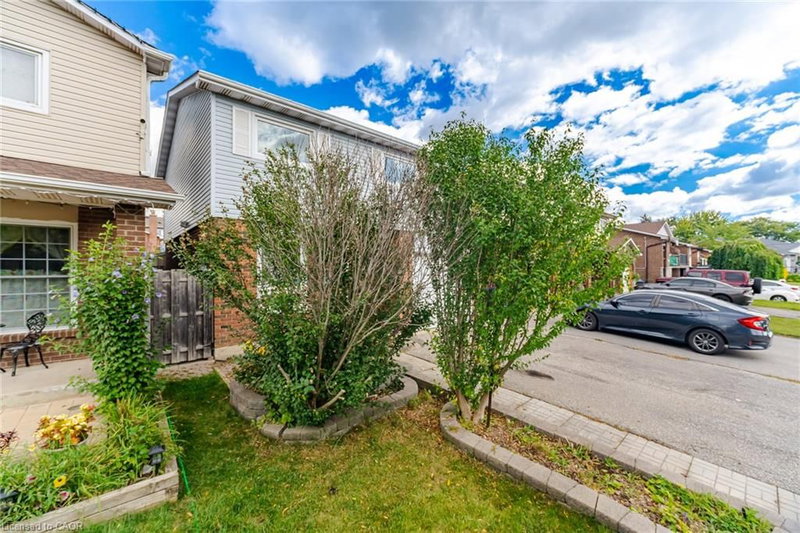 66 Hockley Path photo 4