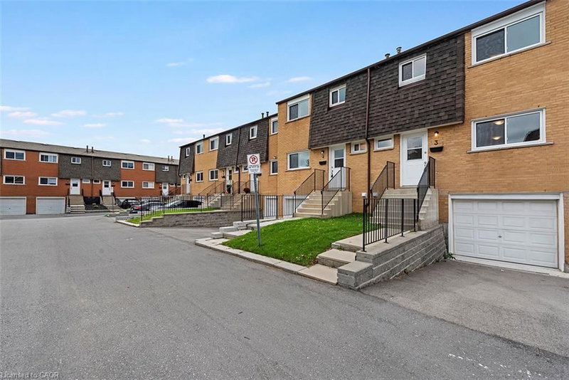 20 Anna Capri Drive photo 2