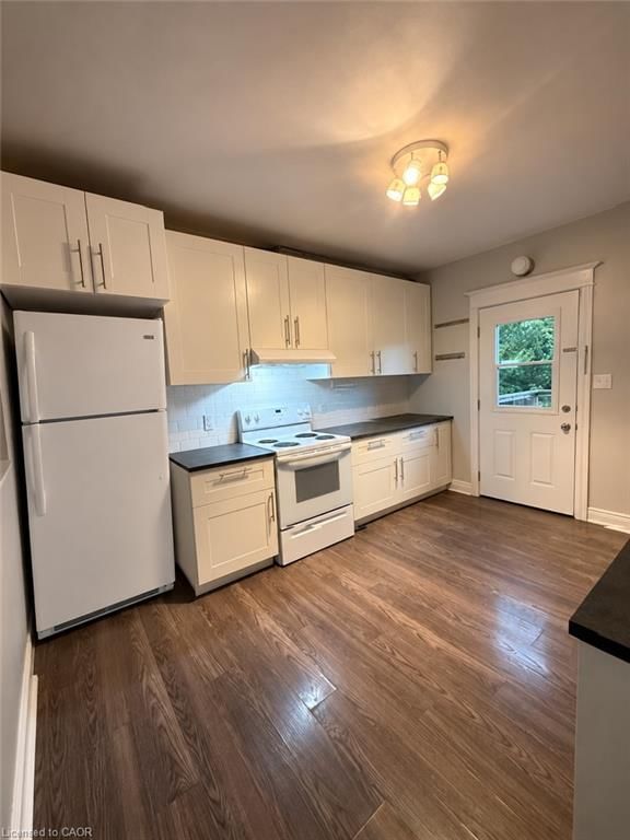 21 Gage Avenue S photo 2