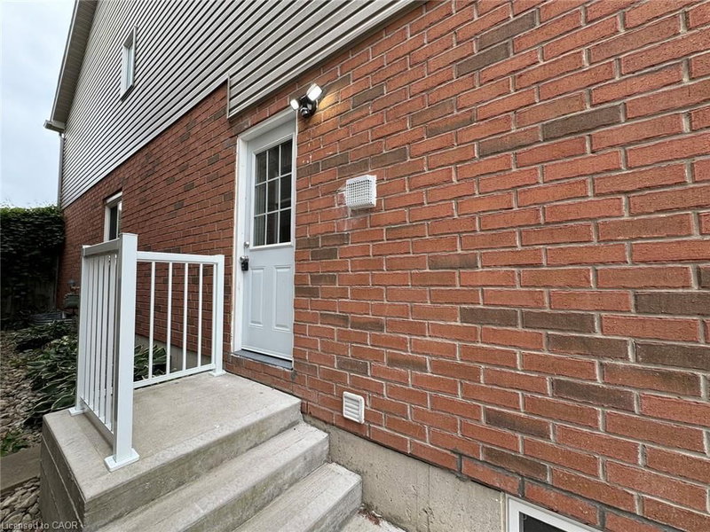 361 Parkvale Drive photo 2