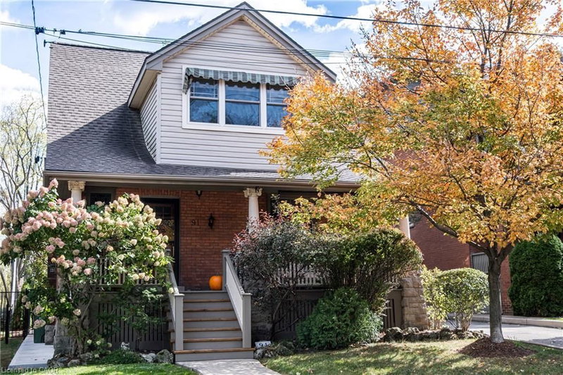 91 Mountain Avenue photo 1