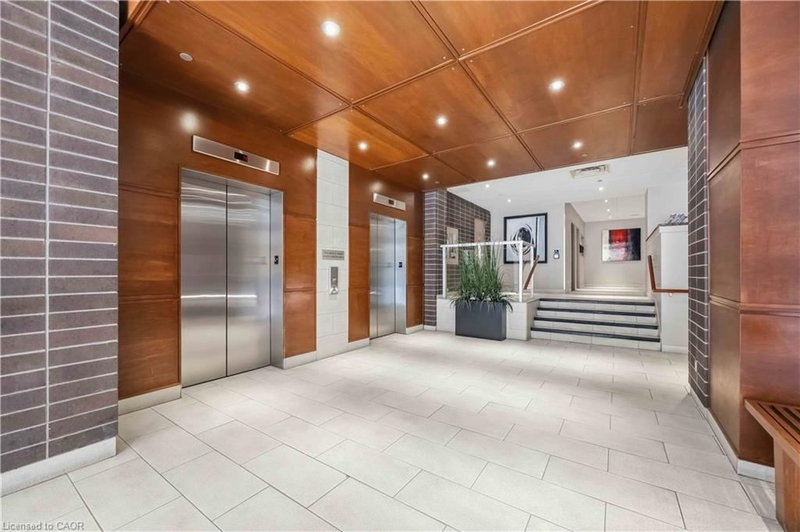 44 Bond Street W photo 2