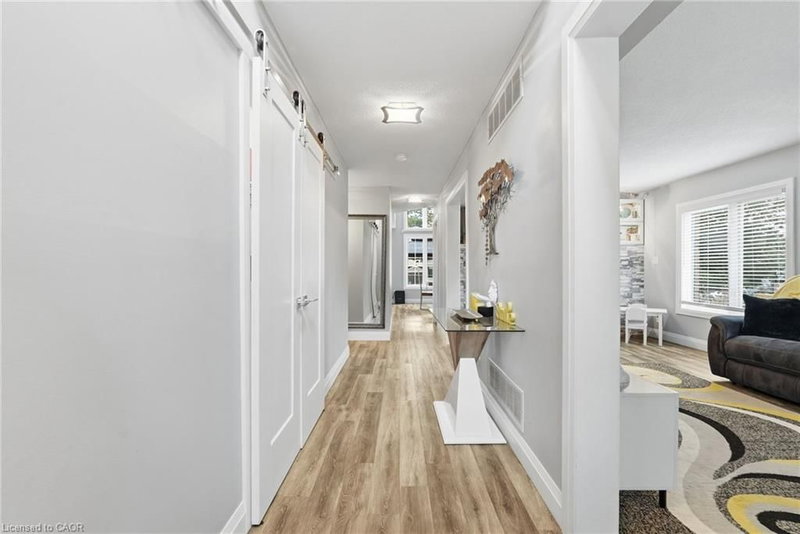231 Parkside Drive photo 4