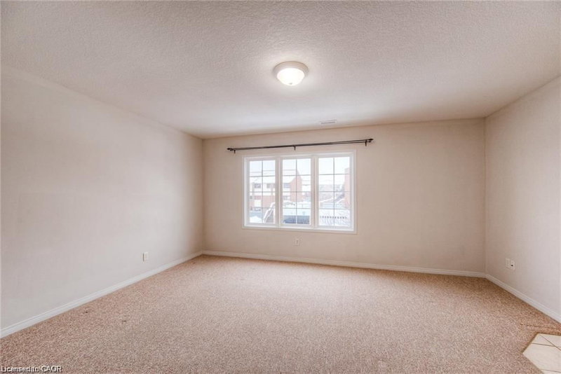 12 Holborn Drive photo 5