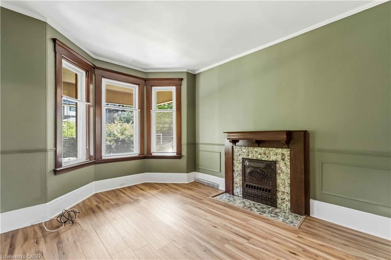92 Burris Street photo 5
