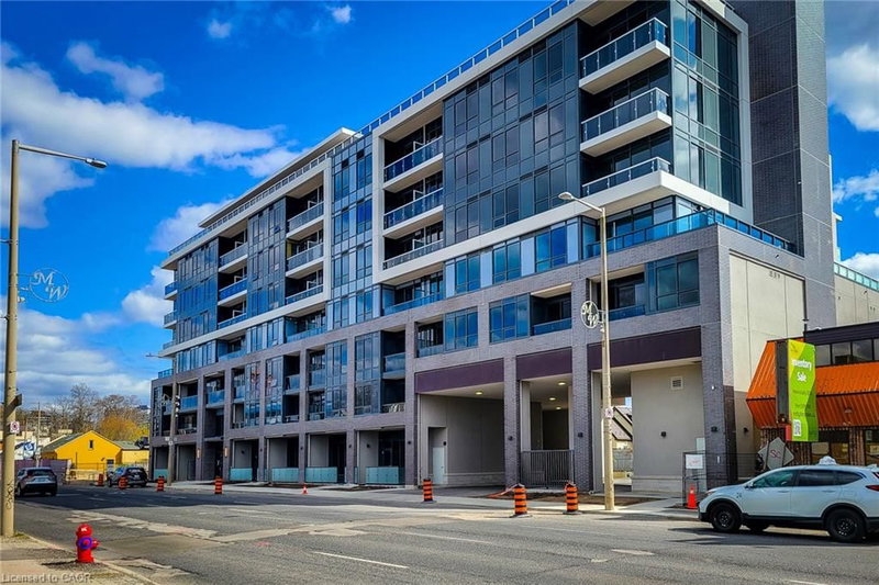 415 Main Street W photo 2