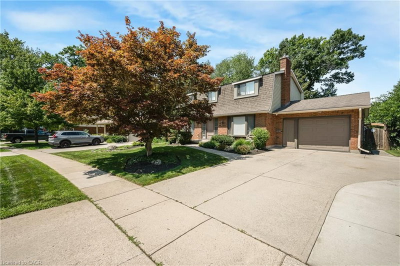 30 Westwood Crescent photo 1