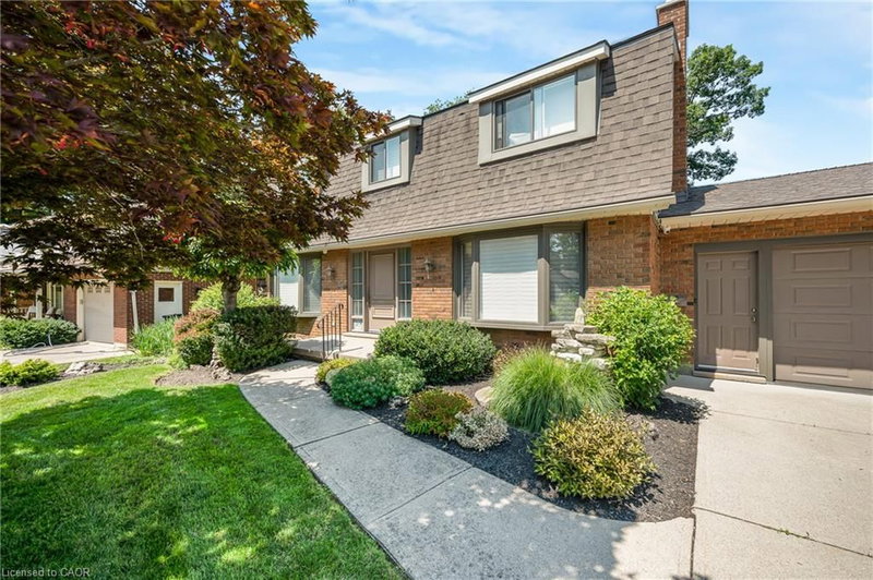 30 Westwood Crescent photo 2