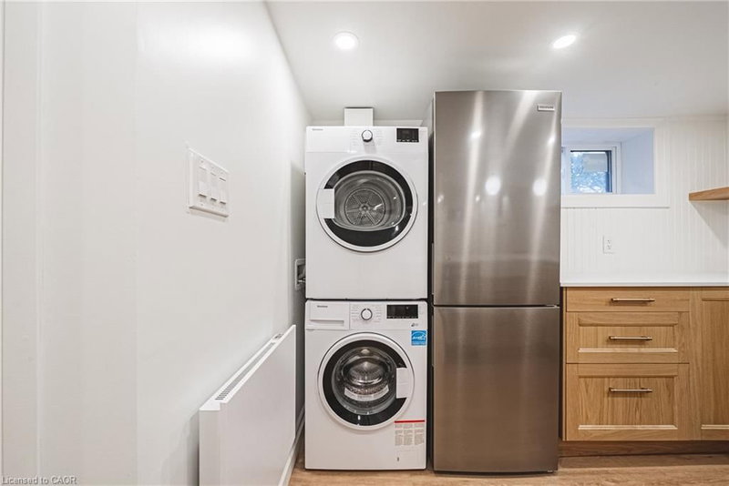 113 Erin Avenue photo 4