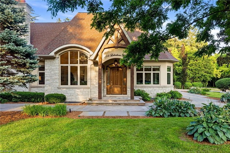 1098 Lakeshore Road W photo 4