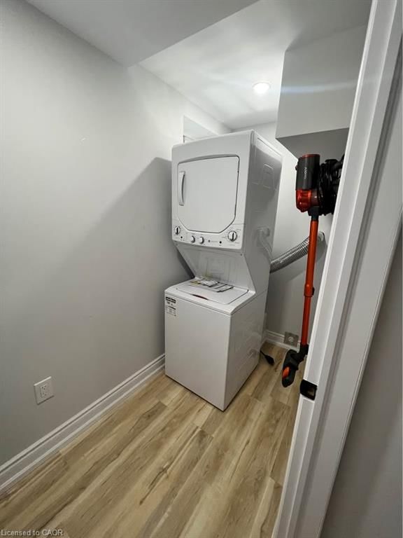 105 Stewart Avenue photo 2