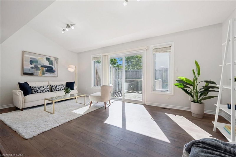 555 Chablis Drive photo 3