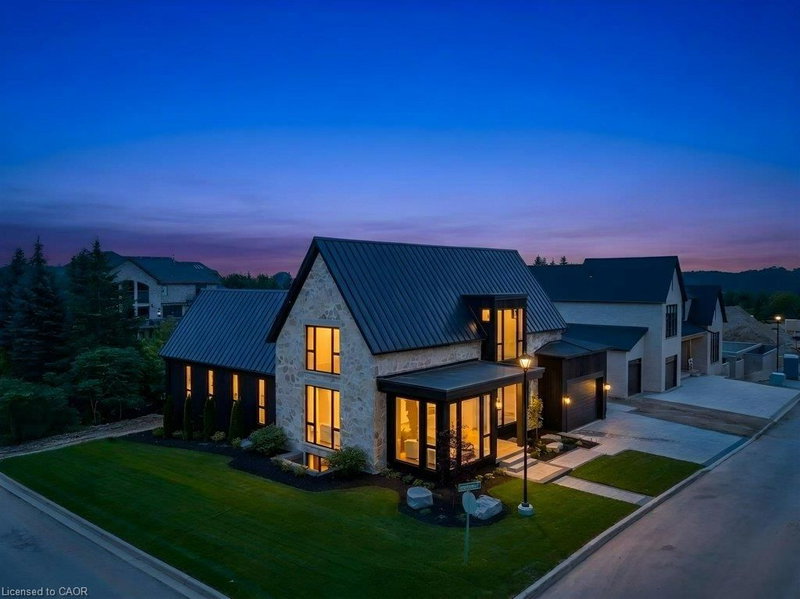2 Bridlewood Crescent photo 1