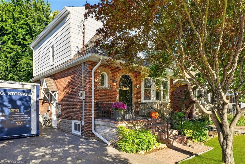 78 Cameron Avenue S photo 2