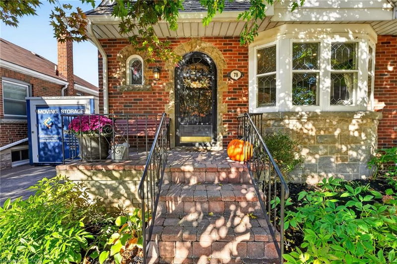 78 Cameron Avenue S photo 5