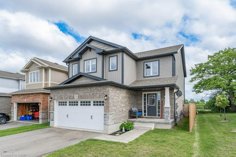 131 Hardcastle Drive photo 2