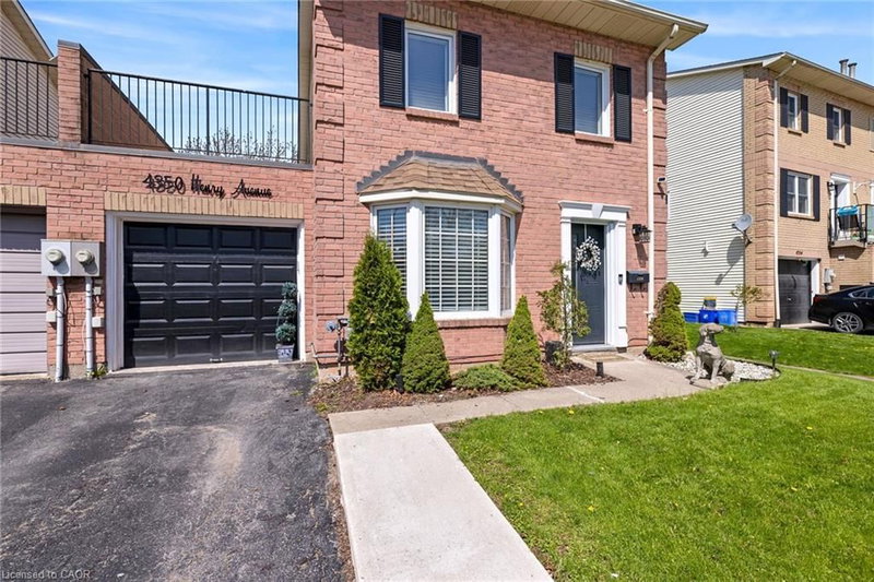 4350 Henry Avenue photo 3