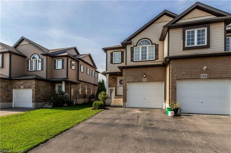236 Countrystone Crescent photo 2