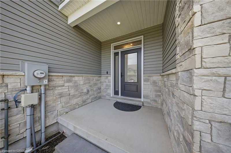107 Stephenson Way photo 4