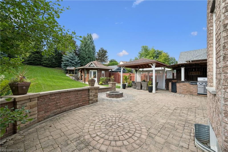 26 Frasson Drive photo 4