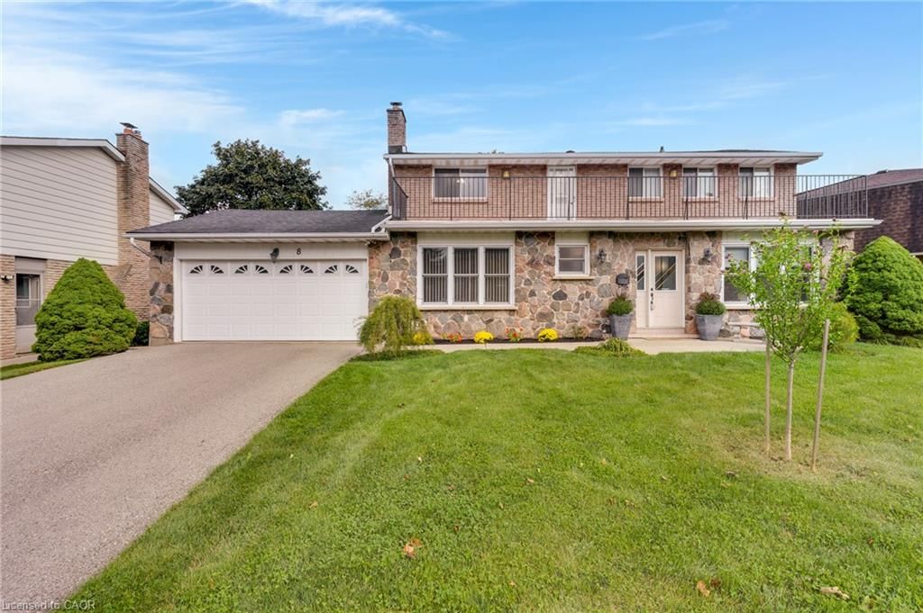Single Family Residence for sale at 8 Blue Spruce Court, Kitchener, ON, N2N 1L1 - Forest Heights - MLS: 40872351